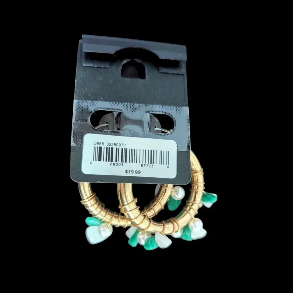 NWT Green and White Gold Earrings Ava and Aiden